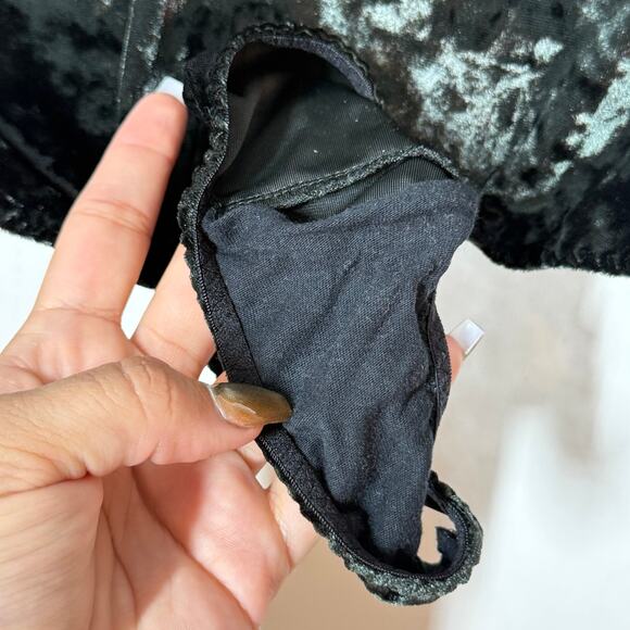 Victoria's Secret Velvet Bodysuit Size XS/S Dark Green Open Back V Neck Pull On - Picture 9 of 9